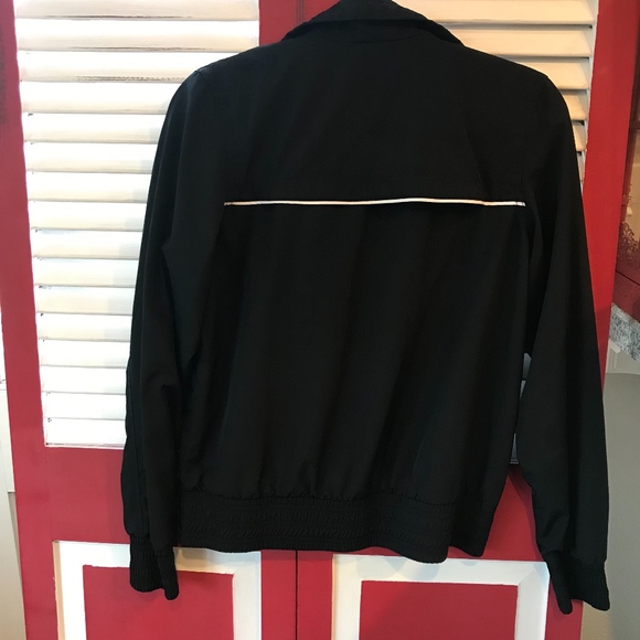 Nike Warm-Up Jacket w/Elastic Cuffs & Hem - Picture 5 of 5